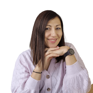 portrait de Cristina CANTO graphiste qui réalise la création de site vitrine en Ile-de-France