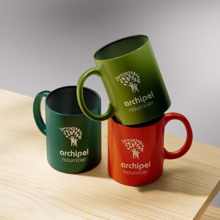 Mockup de mug avec identité visuelle de l’association Archipel Nourricier